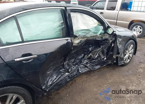 2012 Hyundai Genesis 4.6 z USA, uszkodzony, nr VIN KMHGC4DF6CU172165